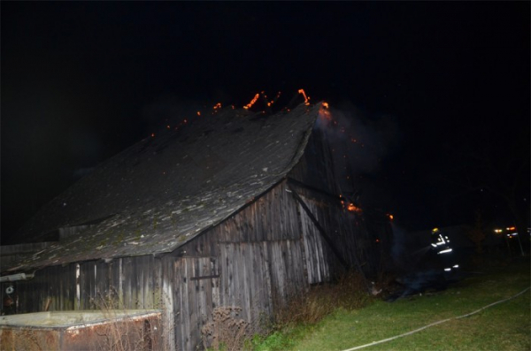 Na Berounsku zničil požár stodolu